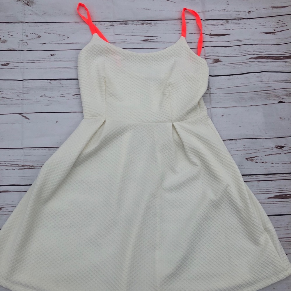 White Dress With Orange Straps - Picture 3 of 5
